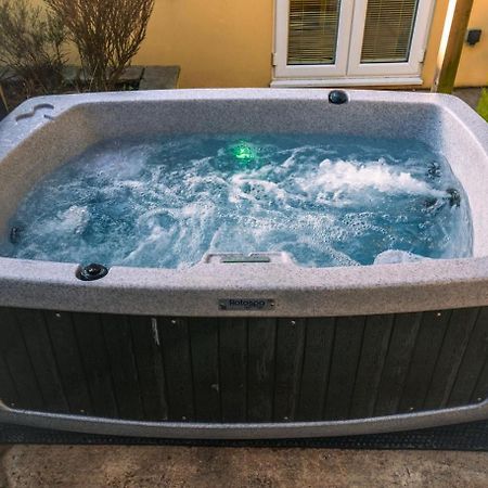 The Retreat, Own Hot Tub, Romantic Escape, Near Lyme Regis Exteriér fotografie